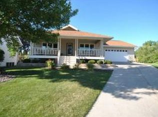 811 Troon Ct, Waunakee, WI 53597