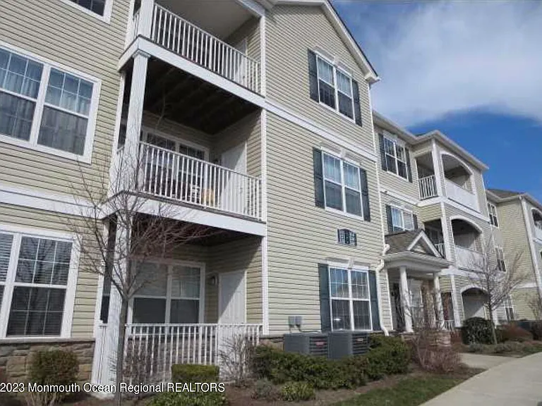 314 Mill Pond Way — Photo 1