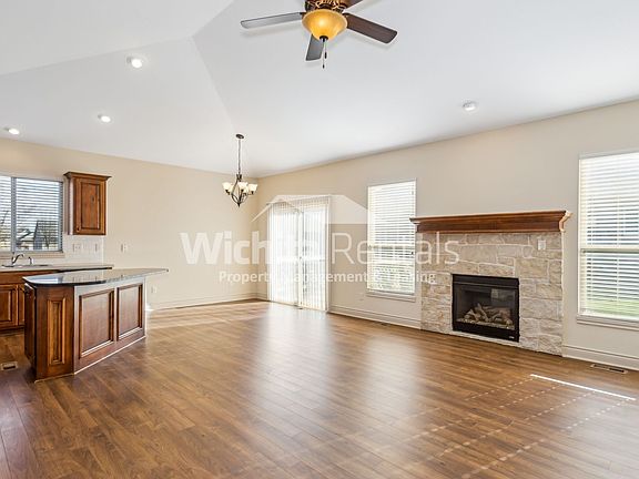 3rd image of 11707-11709 Summerfield St