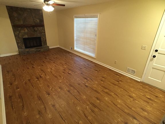 4th image of 5040 Woodland Dr NW
