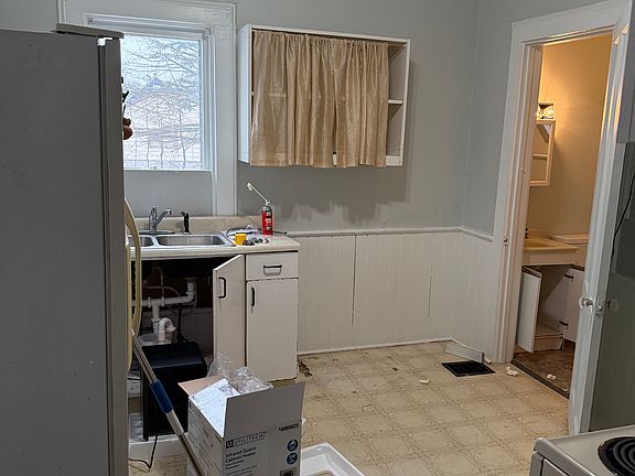 5th image of 14 Ray St #1