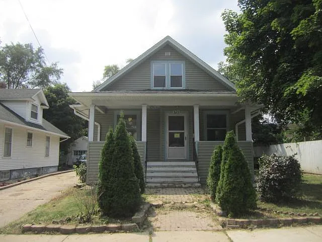 315 Jefferson Ave photo 1
