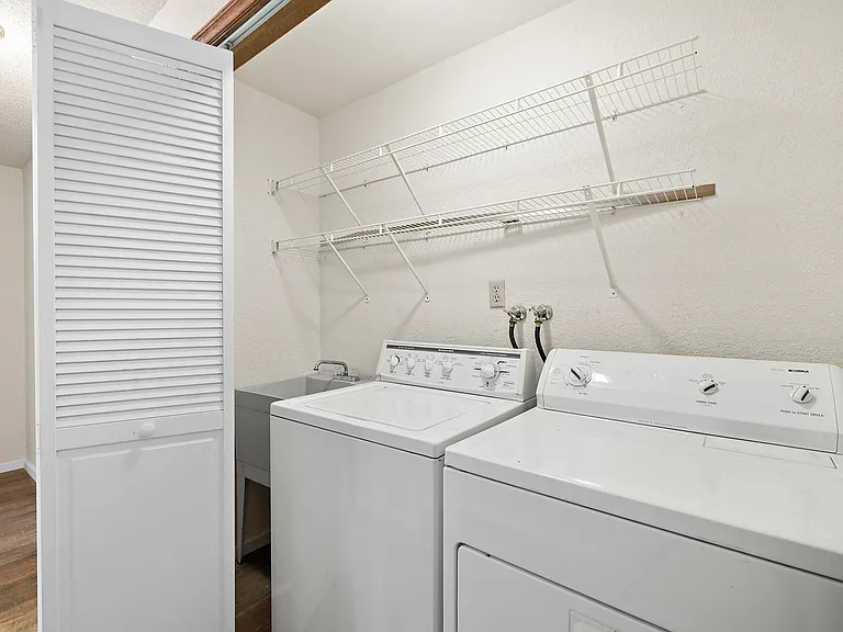 2516 Rockefeller Ave #1 — Photo 22