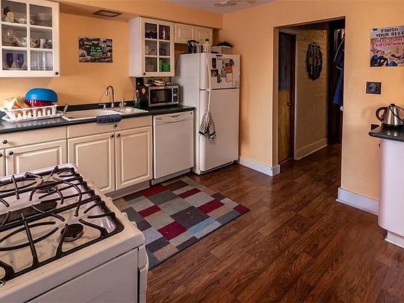 3rd image of 2307 Sarah St #1