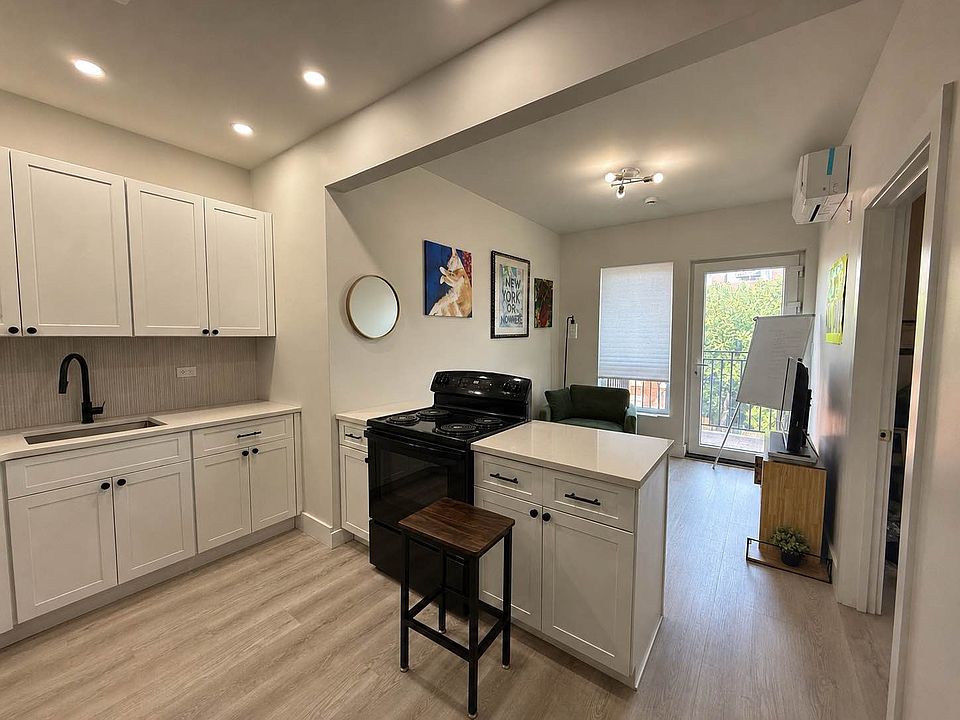 1st image of 952 Bedford Ave #5B