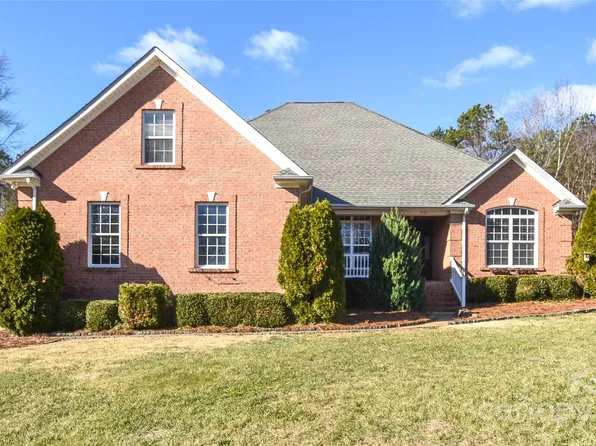 7757 Saint Andrews Ln, Stanley, NC 28164