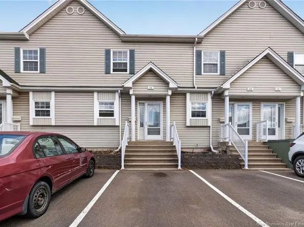 354 Amirault St #14, Dieppe, NB E1A 1G3