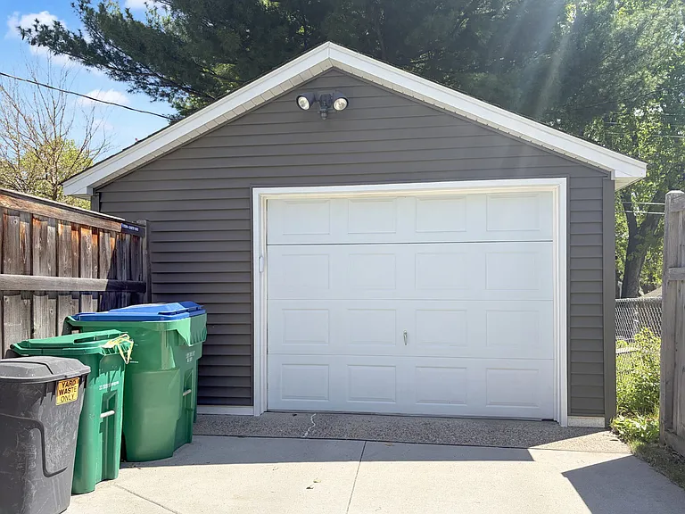 3331 Wyoming Ave S — Photo 18