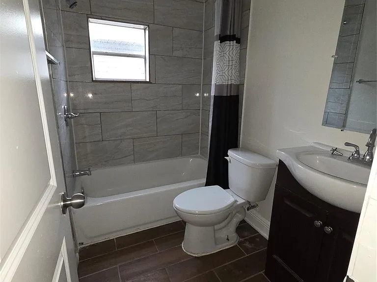 7902 Hudson St #B — Photo 6