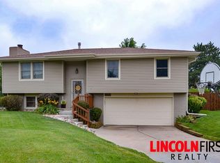 5640 Stonecliffe Ct, Lincoln, NE 68516