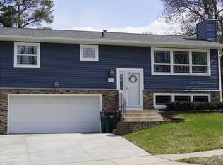 912 30th St NW, Rochester, MN 55901