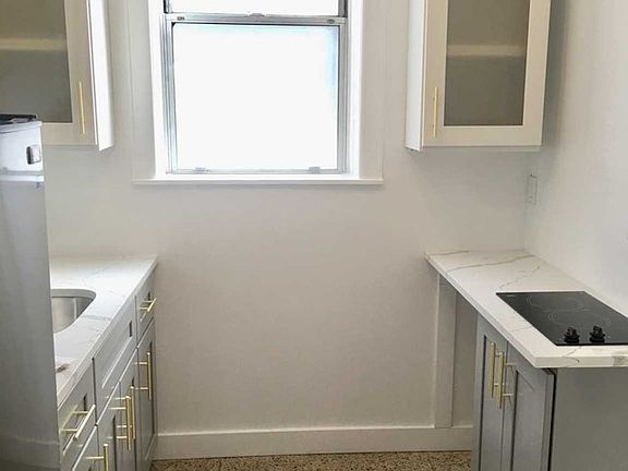 3rd image of 436 Anderson Ave #1