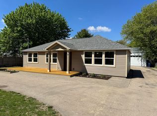 13 S Lafayette St, Milledgeville, IL 61051