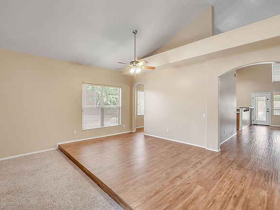 3rd image of 1380 N Concord Ave