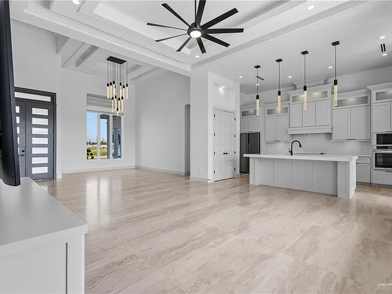1201 Dolores St — Photo 2