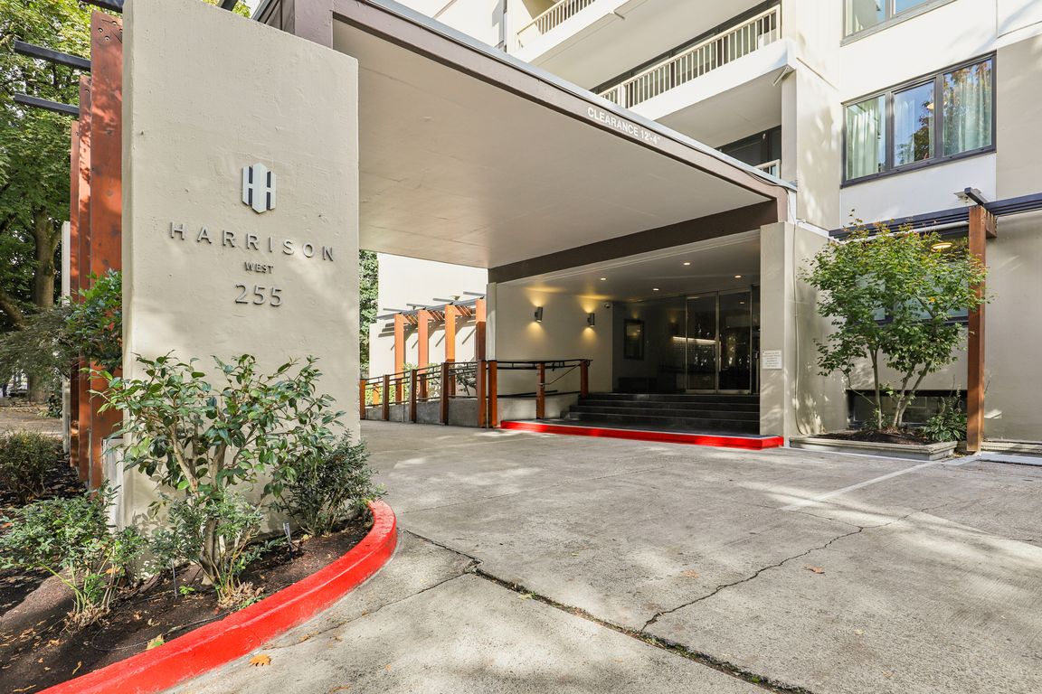 SW Harrison St-S2110-004.jpg