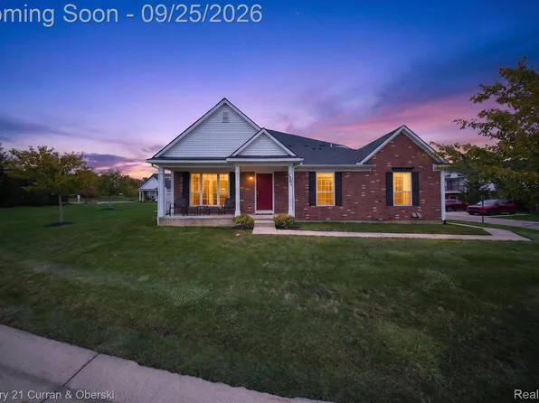 1301 Riversedge Dr, Saline, MI 48176