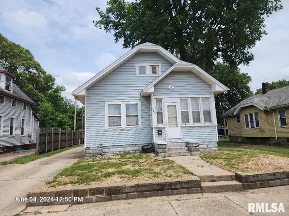 125 Caroline St, Pekin, IL 61554