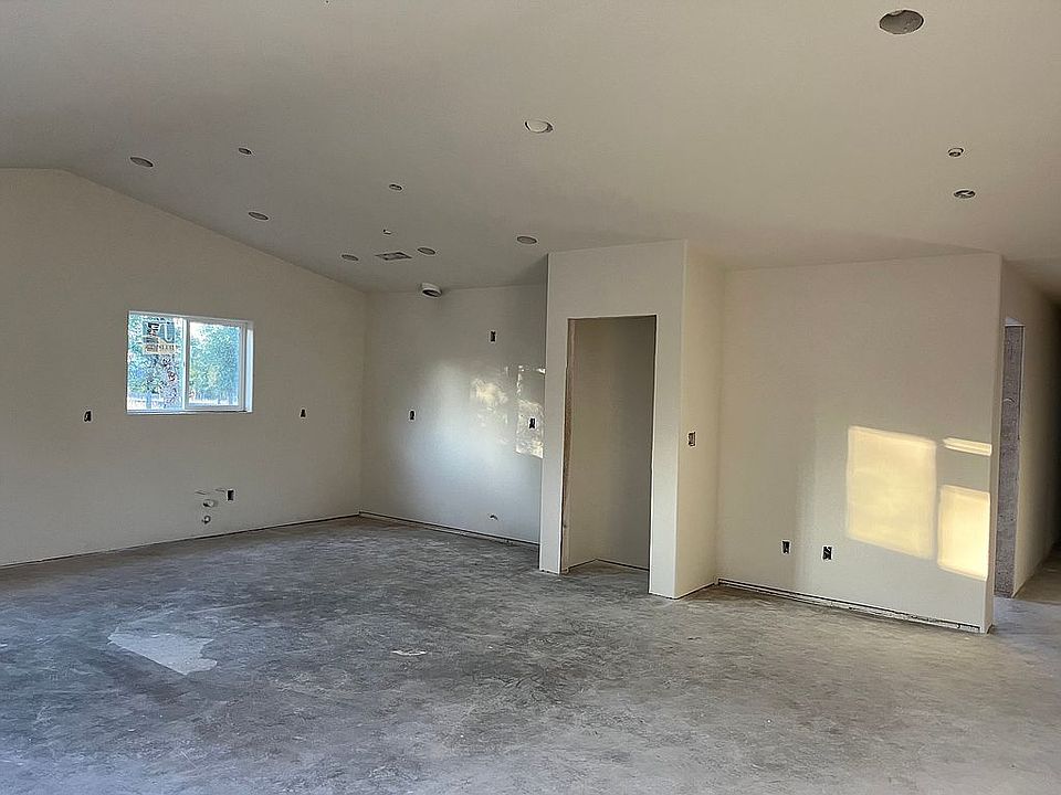 1st image of 19631 Forest Glen Pl