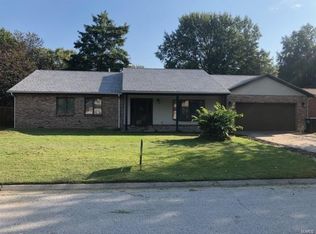 528 Millstone Dr, Belleville, IL 62221