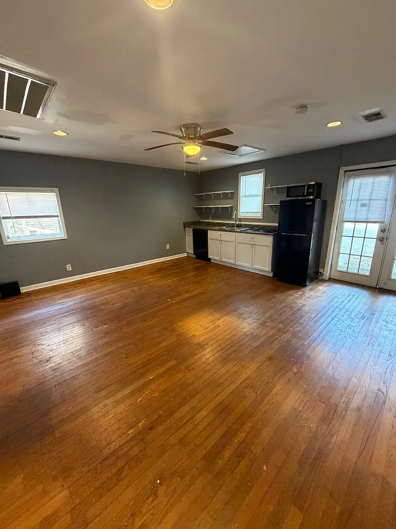 Unit Photo - 13 Elmwood St