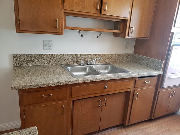 5th image of 5049 Denny Ave
