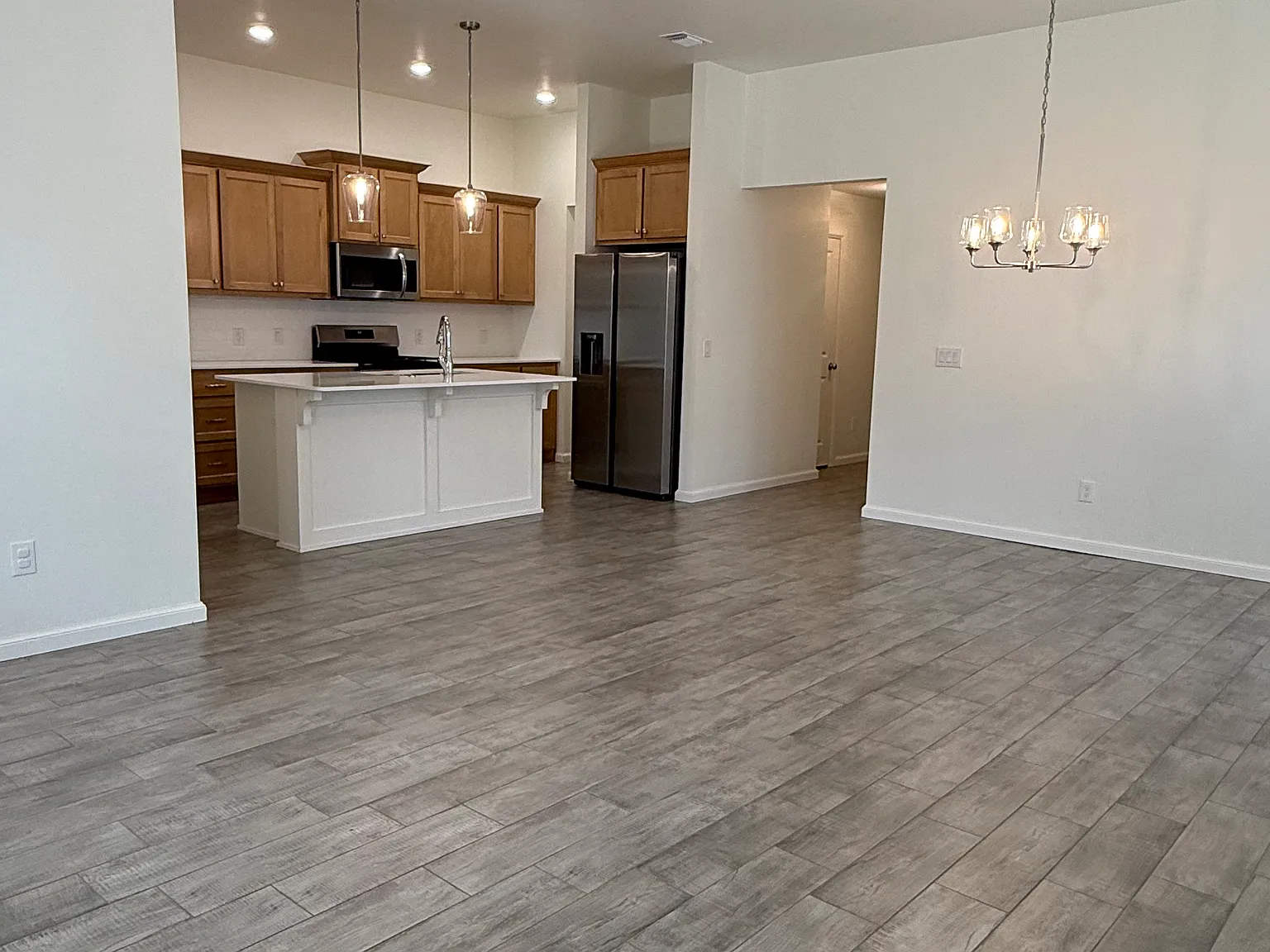 4 bed, 1492 sqft, $2,000 — Photo 2