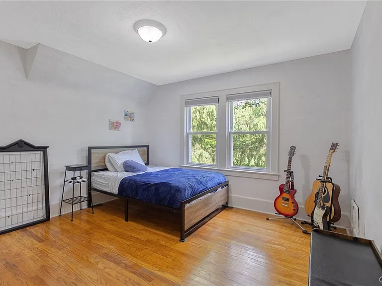 562 Buckingham Ave — Photo 19