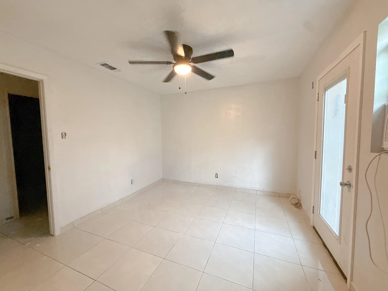 1 bed, 1.0 bath, 200 sqft, $700 — Photo 3