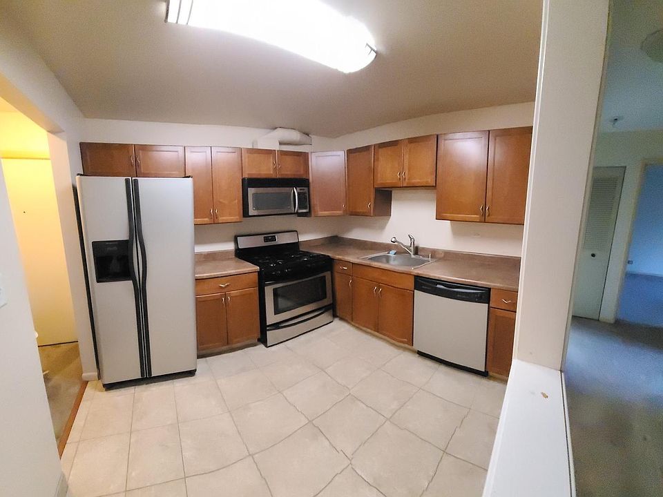 1st image of 245 S Park Ln Unit 124