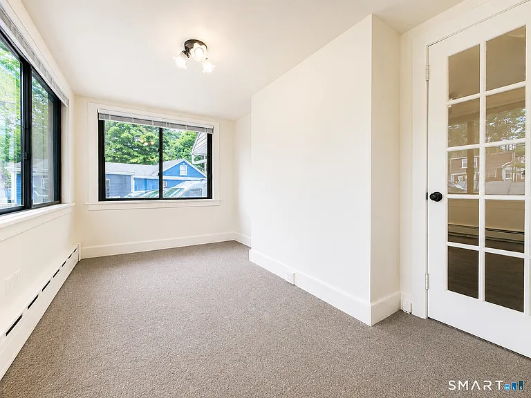 291 Strawberry Hill Ave — Photo 15