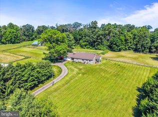 1974 Meadow Ln, Spring Grove, PA 17362