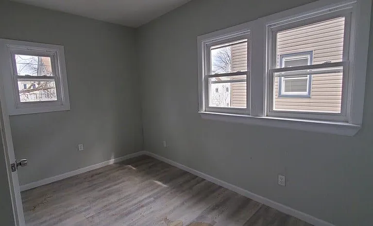 137 Shepard Ave #B — Photo 2
