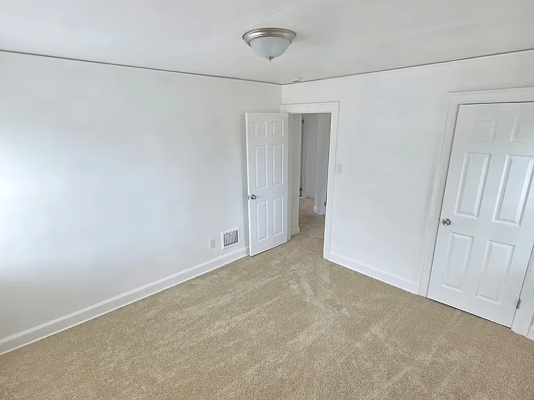 15883 Ardmore St — Photo 24