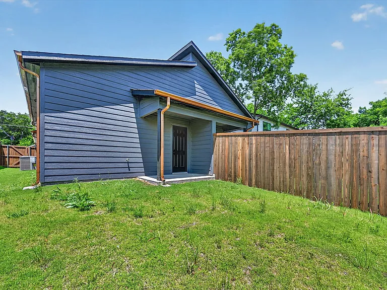 2107 Church St #B — Photo 20