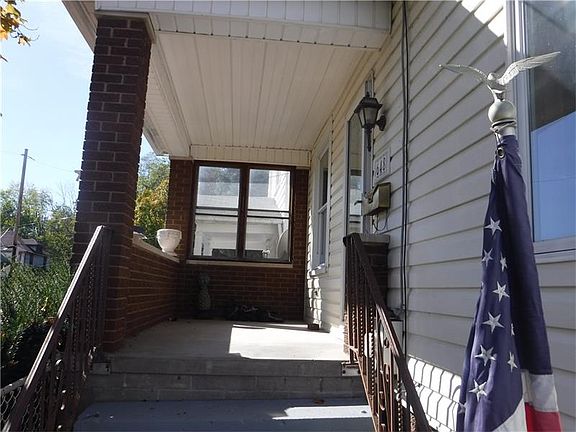 3rd image of 648 Hazel Ave