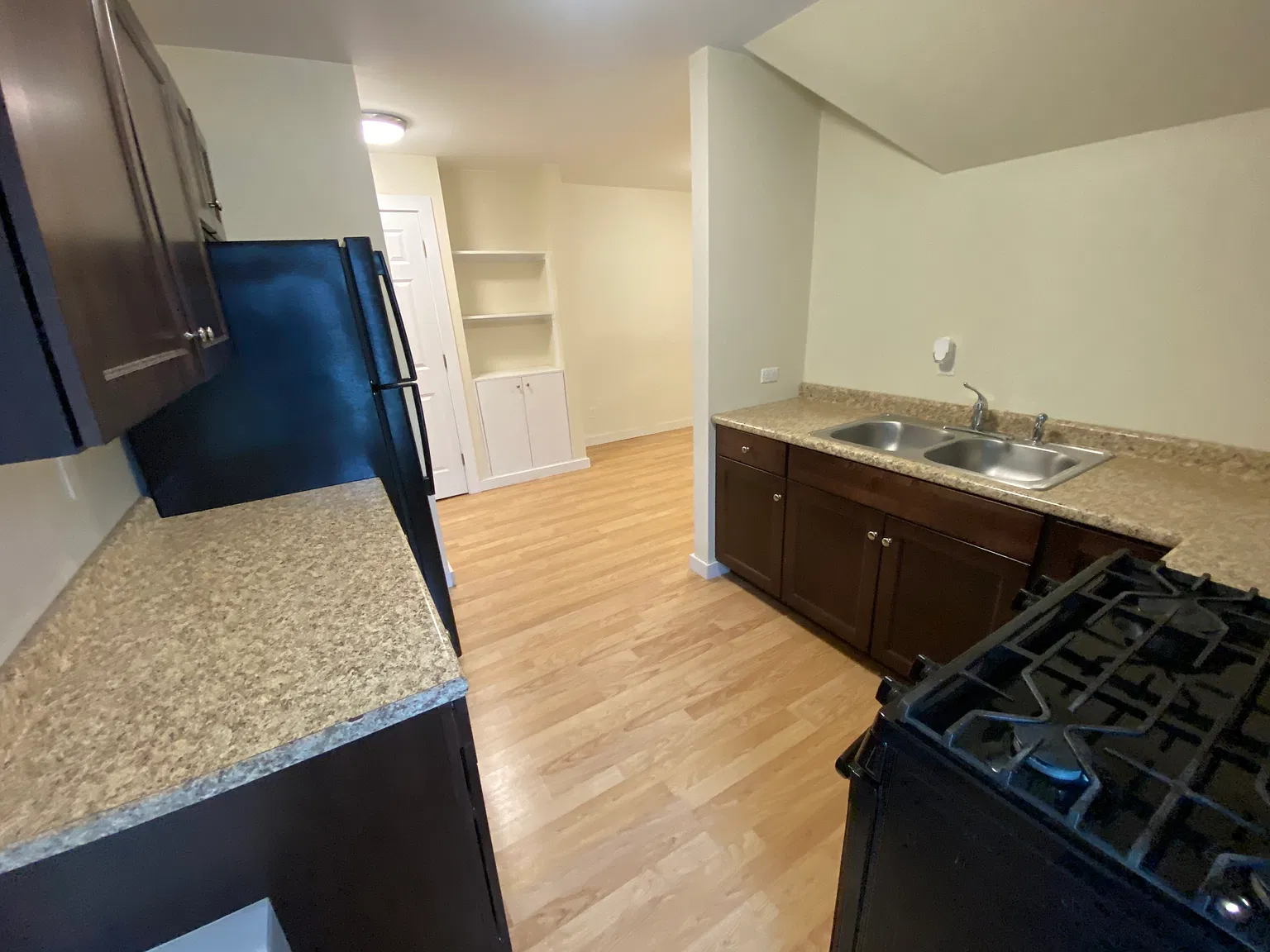 Studio, 600 sqft, $1,795 — Photo 3