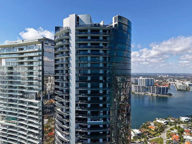 18555 Collins Ave #5105 — Photo 51