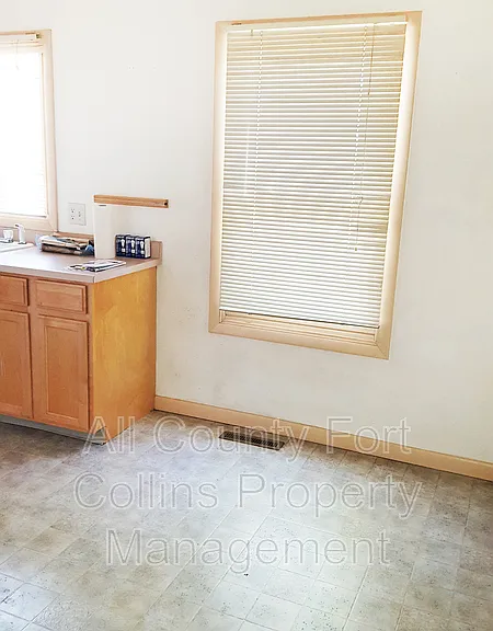 817 E Laurel St — Photo 6