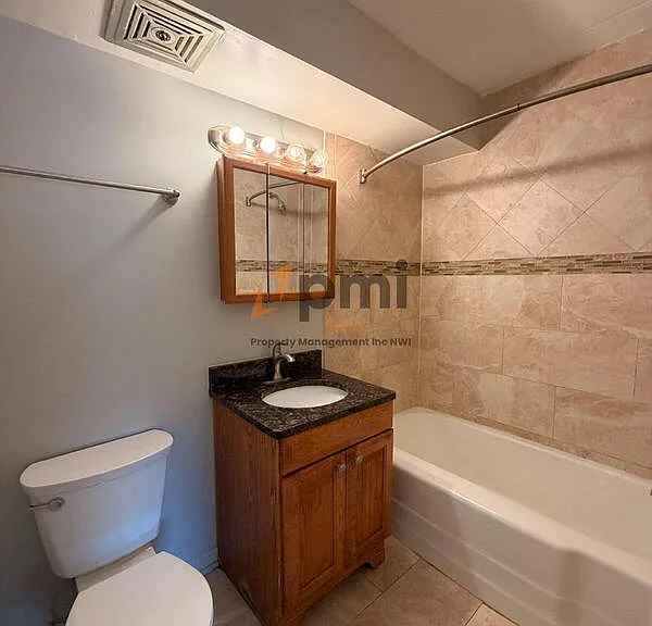 111 Harrington Ave #11 — Photo 9