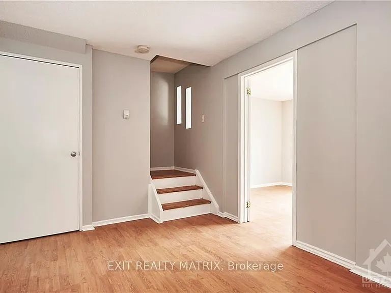 2988 Fairlea Cres — Photo 9