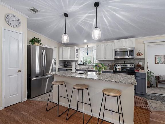 5th image of 8454 Imperial Cir