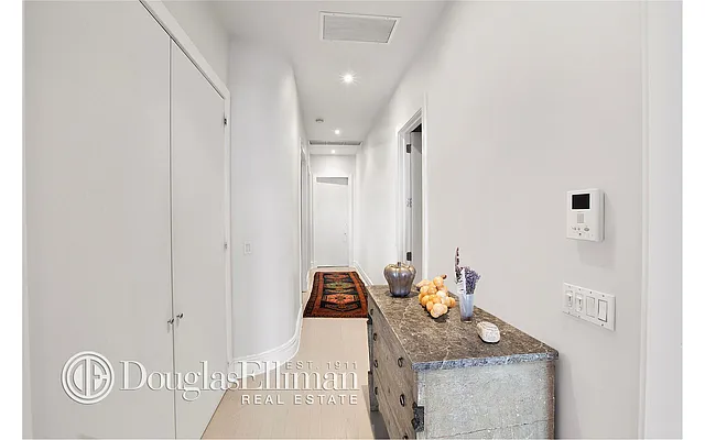 Rented by Douglas Elliman | media 27