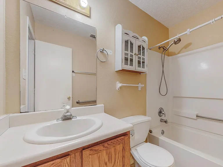 10728 Hatch Dr NW — Photo 22