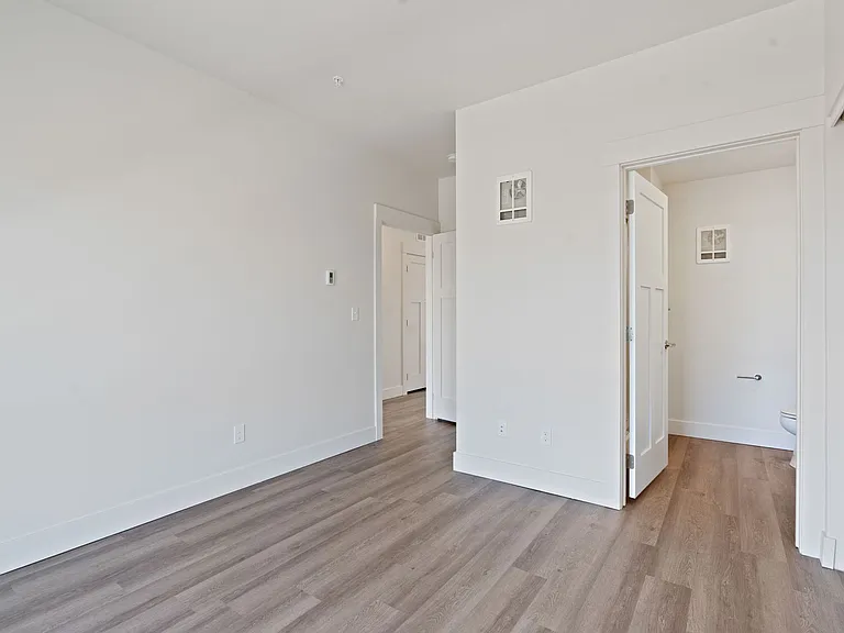 Fairways Apartments — Photo 27