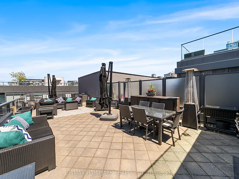 560 Front St W #1105 — Photo 31
