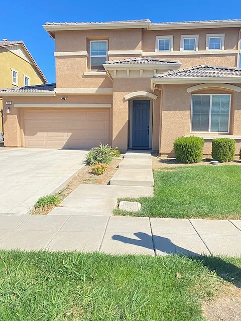 4 bed, 2144 sqft, $1,150 — Photo 1