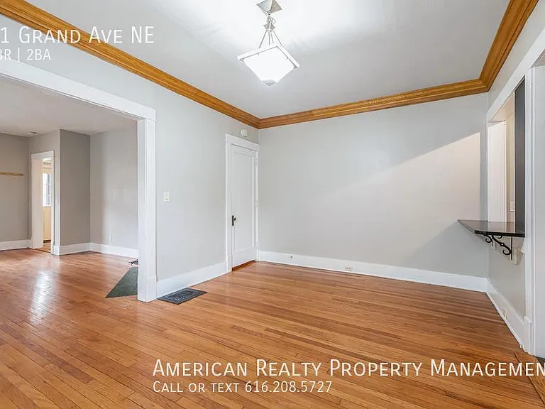 61 Grand Ave NE — Photo 9