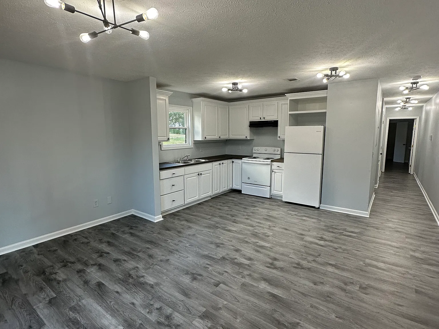 2 bed, 1000 sqft, $950 — Photo 2