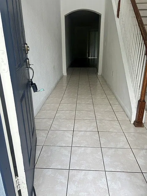 2982 Ashland Ln S — Photo 4